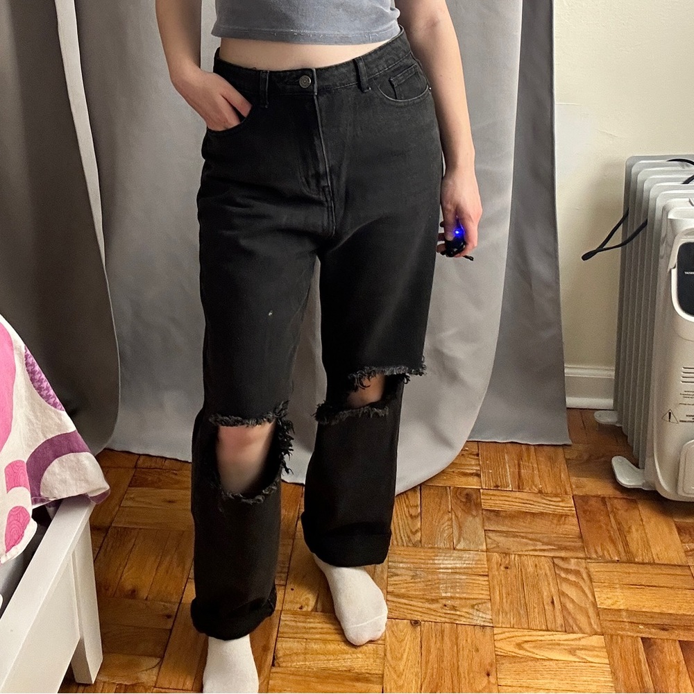 PrettyLittleThing Black Ripped Jeans size 6